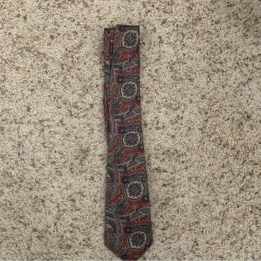 Men's Vintage Paisley Oscar De La Renta Tie Red and Blue